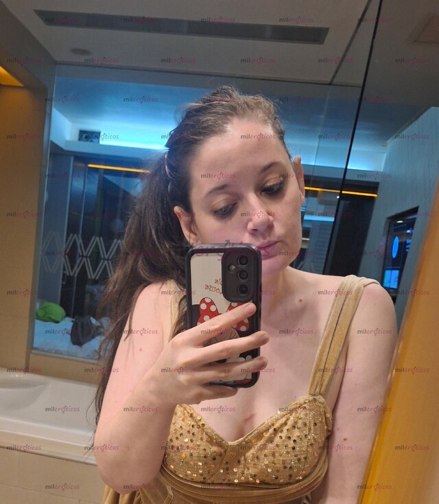 FOTOS DE CHICA EXTRANJERA OJOS CLAROS OFREZCO SERVICIOS A HOMBRES