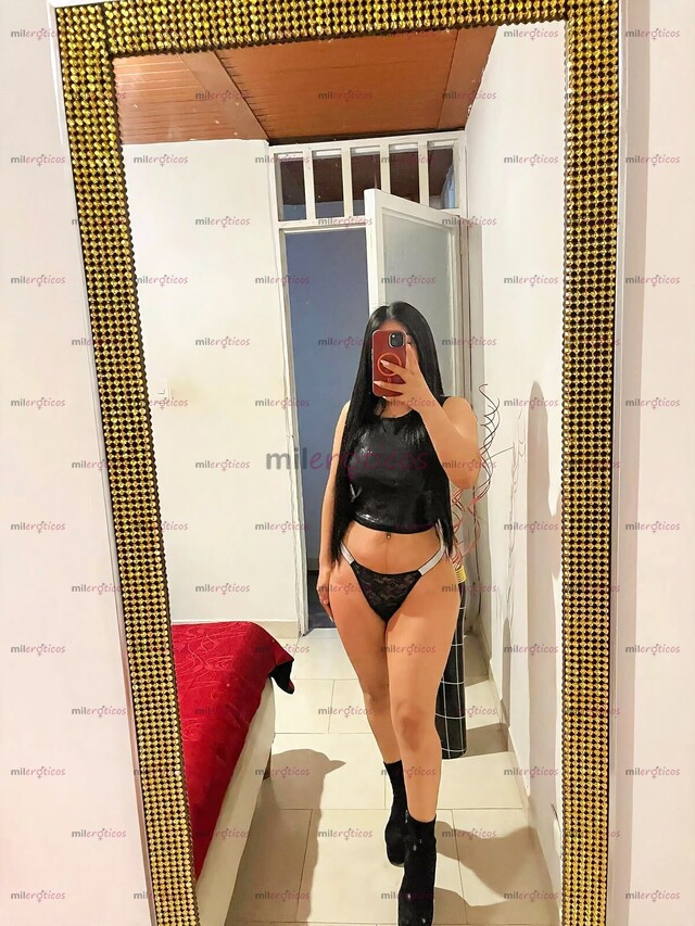FOTOS DE LUCIANA SENSUAL MUJER ARDIENTE Y MUY COMPLACIENTE EN LA CAMA