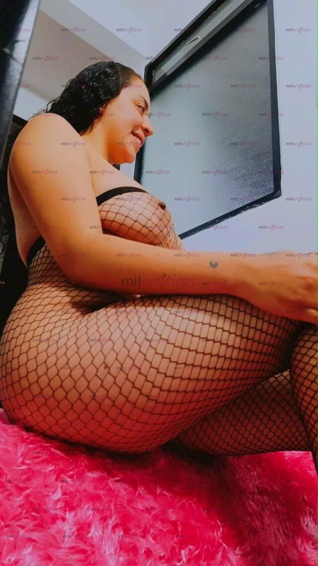 FOTOS DE SEXY CRESPA PELINEGRA CON GANAS DE CUMPLIS TUS DECEOS CON TETAS GRANDE Y CULO GR