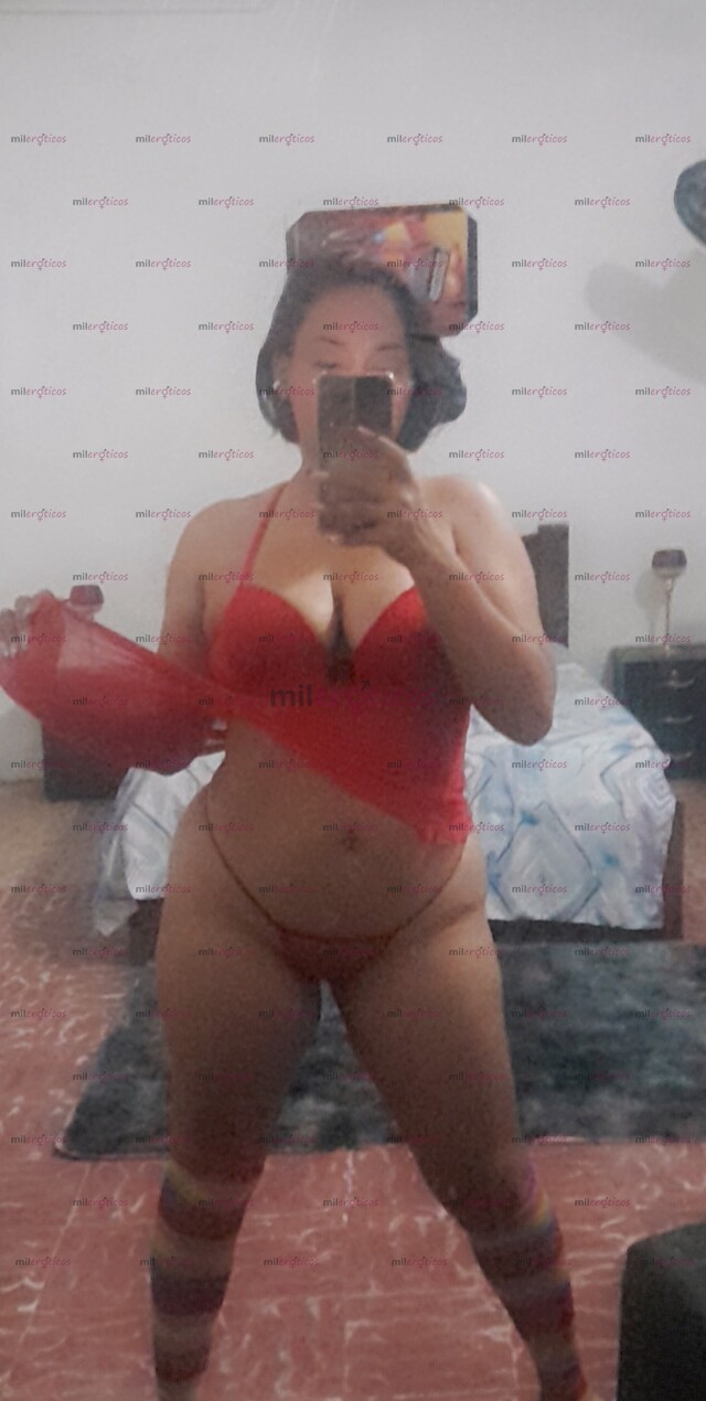 FOTOS DE AFRODITA. HERMOSA MORENA CULO GRANDE PARA ANAL Y TRAGA LECHE