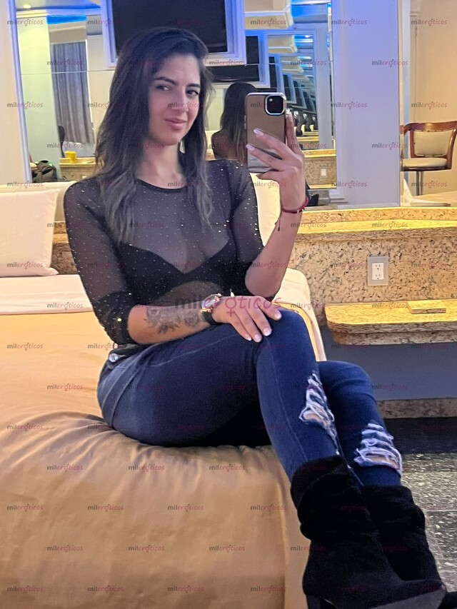 FOTOS DE ELISABETH UNA CHICA EXPERTA EN COMPLACER TUS DESEOS