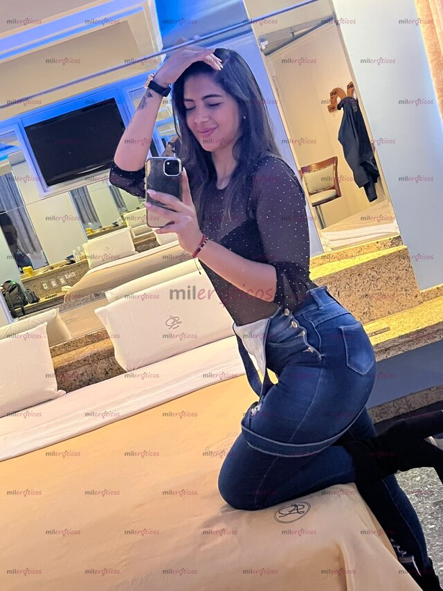 FOTOS DE ELISABETH UNA CHICA EXPERTA EN COMPLACER TUS DESEOS