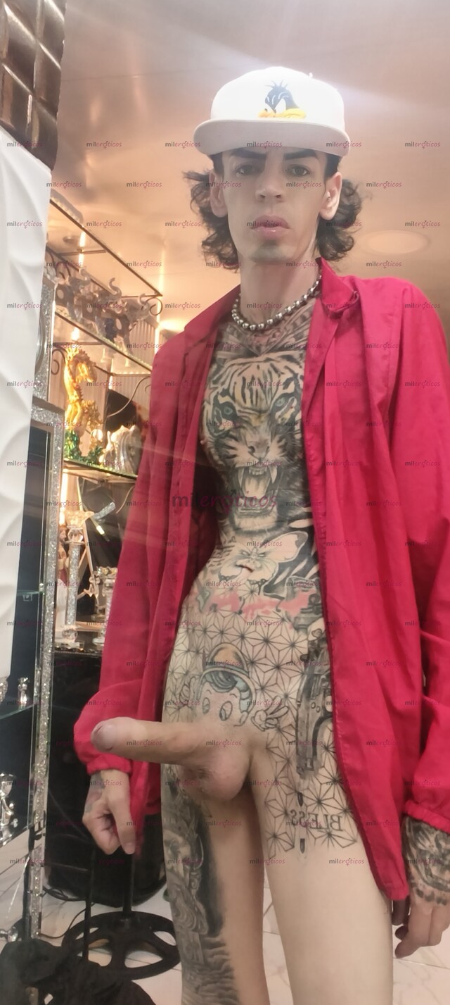 FOTOS DE FLACO BLANCO TATUADO ACTIVO SERIO MORBOSO