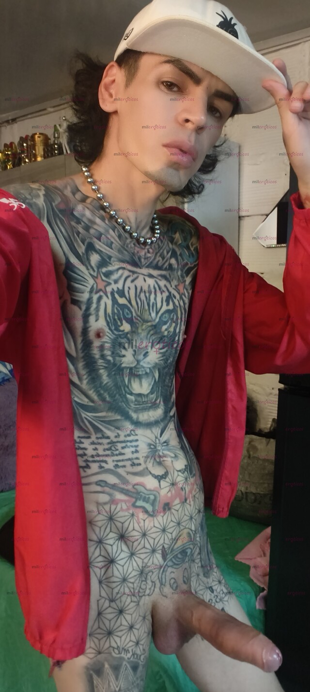 FOTOS DE FLACO BLANCO TATUADO ACTIVO SERIO MORBOSO