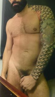 ESCORT MADURO BARBUDO VELLUDO TATUADO DISPONIBLE 24 HORAS - FOTO 2