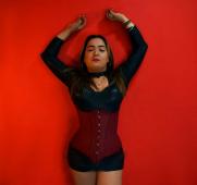 KIM CUMPLIENDO FETISHES Y FANTASÍAS SOLO PARA HOMBRES SOLVENTES - FOTO 1