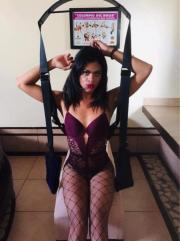 PRACTIQUEMOS EL CAMASUTRA MIENTRAS ME ESCUCHAS GEMIR DE TAN RICO QUE ME COGES - FOTO 1