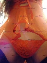 UN RICO MASAJE CON UN DELICIOSO ORAL CON GARGANTA PROFUNDA - FOTO 1