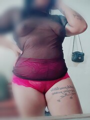 CANDENTE MORENITA CLARA CON UNAS RICAS PIERNOTAS PARA PONERTELAS EN LOS HOMBROS - FOTO 10