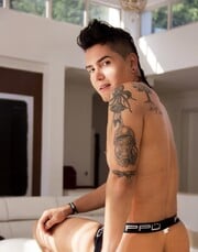 POLLO COMPLACIENTE POR POCOS DÍAS EL MÁS MORBOSO BISEXUAL UNIVERSITARIO - FOTO 5