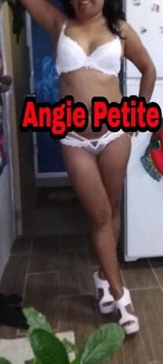 ANGIE PETITE QUIERES PROBAR ALGO NUEVO O TIENES UNA FANTASIA. YO TE LA CUMPLO - FOTO 5