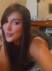 EN PASTO SOFIA HERMOSA DE CURVAS GRANDES - FOTO 2