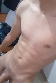 CHICO DISPONIBLE PARA CUMPLIR TODAS TUS FANTASIAS - FOTO 2