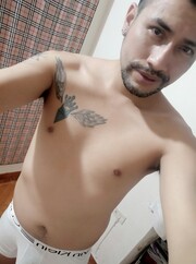 MAN SERIO Y COMPLACIENTE VERSÁTIL , A TU DISPOSICIÓN. - FOTO 5