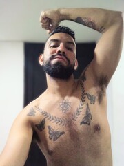 MORENO MASCULINO COMPLACIENTE DISPONIBLE PARA TODO LO QUE DESEES - FOTO 1