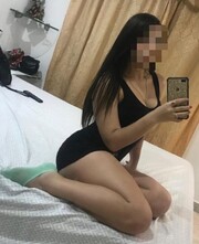 SOY UNA CHICA TOTALMENTE INDEPENDIENTE Y COMPLACIENTE... - FOTO 1
