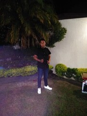 CHICO MORENO COMPLACIENTE ADICTO A TODO LO Q CAUSE PLACER - FOTO 7