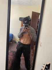 HOLA, MUCHO GUSTO SOY TYRONE, Y SERÁ UN GUSTO PODER CUMPLIR TODAS TUS FANTASÍAS - FOTO 2