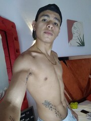 JOVEN POLLO PAISA EN LA CIUDAD DE MEDELLÍN - FOTO 3