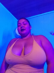 TETAS XXL MAMADORA MASTURBATE CON MI BOCA LLÉNAME DE LECHE - FOTO 1