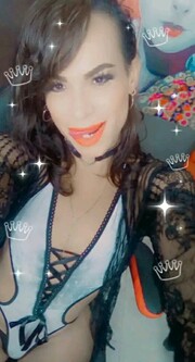 TU GATITA CALIENTE FEMENINA DOTADA Y DE BUEN POMPIS - FOTO 4