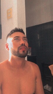 LLEGO TU AMANTE UN POLLO LECHERO QUIERES SACARME LA LECHE CON TU BOCA - FOTO 1