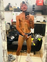 CHICO DOTADO VERGÓN DISPUESTO A CUMPLIR TODAS TUS FANTASIAS - FOTO 1