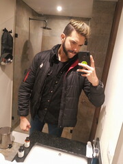 CHICO PASIVO JOVEN Y APUESTO EN LA CIUDAD - FOTO 7