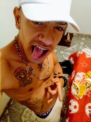 CHICO MORENO Y CALIENTE DISPUESTO A CUMPLIR SUS FANTASÍAS - FOTO 4