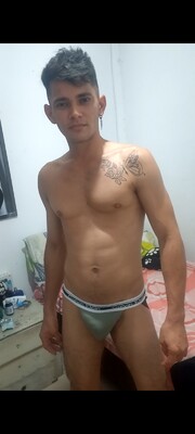 HOT VENEZOLANO CALIENTE Y JUGUETON 22 CM VERSATIL - FOTO 9