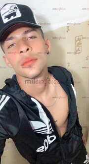 VENEZOLANO VERGON TAYLER DISPUESTO A COGER RICO - FOTO 9