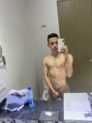 CHICO JOVEN GUAPO 18 AÑOS DISPUESTO A CONPLACERTE Y PASAR UN RATO BIEN - FOTO 1
