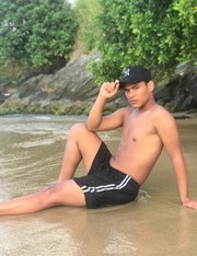 VERSÁTIL BUENA VERGA & UN BUEN CULO POR TU CIUDAD - FOTO 1