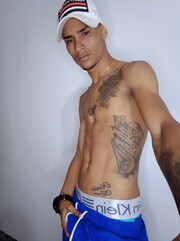 HOLA SOY MATHIAS CHICO VERGO DISPUES A COMPLACERTE - FOTO 1