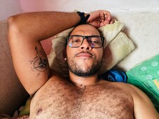 HOMBRE SERIO, DOTADO, VELLUDO ALTO Y GRUESO - FOTO 8