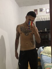 NUEVO CHICO DESCOMPLICADO MENTE ABIERTA, TATUADO - FOTO 3