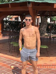 DILAM POLLO VERGÓN DISPUESTO A CUMPLIR TUS FANTASIAS - FOTO 2