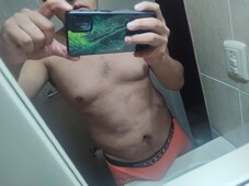 CARISMÁTICO, TEMA DE CONVERSACIÓN, BUEN AMANTE Y COMPAÑERO - FOTO 10