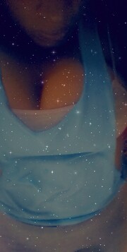 UNA MORENA NATURAL Y DIVERTIDA DE MENTE ABIERTA - FOTO 9