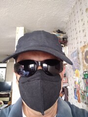 GIGOLO FINO PARA DAMAS FINAS. A TUS PIES, MUJER - FOTO 9