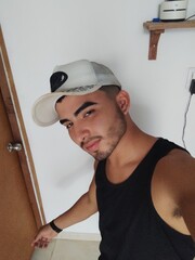 UN MAN VERGON MUY ARRECHO CON GANAS DE COMER CULO Y DERRAMAR TODA MI LECHE - FOTO 7