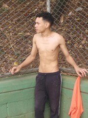 POLLO VERGON FULL LECHERO,JOVEN ESTUDIANTE FETICHISTA MORBOSO CON SITIO ENG ESP - FOTO 10