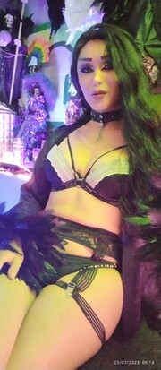 LA REINA ATIENDO EN MI HABITACIÓN DE HOTEL - FOTO 7