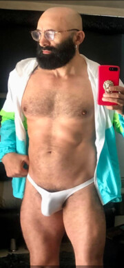 MADURO BARBUDO TATUADO VELLUDO GYM SIEMPRE DISPONIBLE - FOTO 1