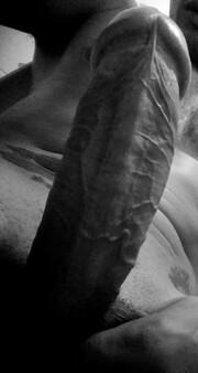 JOVEN MUY DOTADO BIEN ASEADO COMPLACERE TODO TUS FETICHES SEXUALES - FOTO 7