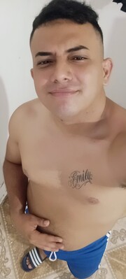 SOY UN CHICO COMPLACIENTE AMOROSO FOGAJOSO A MUJERES SOLAS CASADAS Y SWINGER - FOTO 4