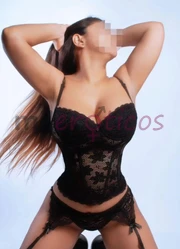ZOE HERMOSA PECHUGONA ADICTA AL SEXO Y CON UNAS CURVAS INCREÍBLES - FOTO 4