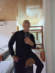 NUEVO EN LA CIUDAD, VERGON 22 CM, LECHERO, COMPLACIENTE, SERIO. - FOTO 1