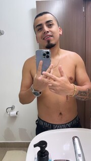 JOVEN SERIO, COMPLACIENTE, MUY DISCRETO. - FOTO 1