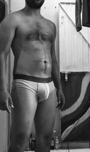 TE OFREZCO HIGIENE, AMABILIDAD Y EMPATIA. MI PENE ES DE BUEN TAMAÑO Y GROSOR - FOTO 4